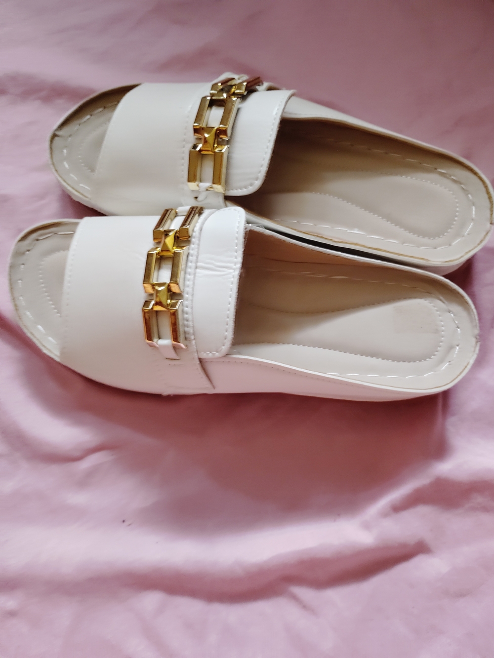 White Women’s Slide Sandals with Gold Chain Accent
